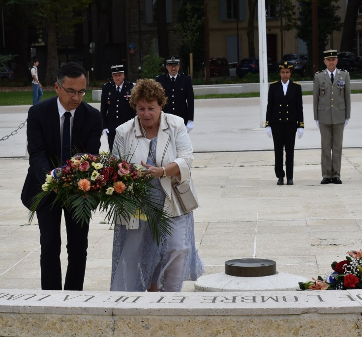 Un anniversaire avec bien peu de convives, et pourtant&nbsp;…